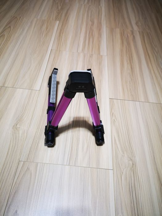 Напольная подставка для гитары