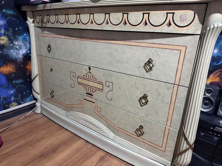 Продам  спальный гарнитур