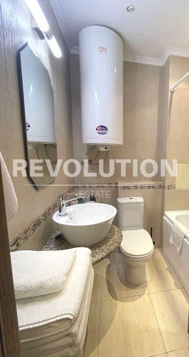 Дава се под наем Тристаен апартамент в к.к. Св.Св. Константин и Елена - 130 кв.м за 797.64 € - Снимка #4