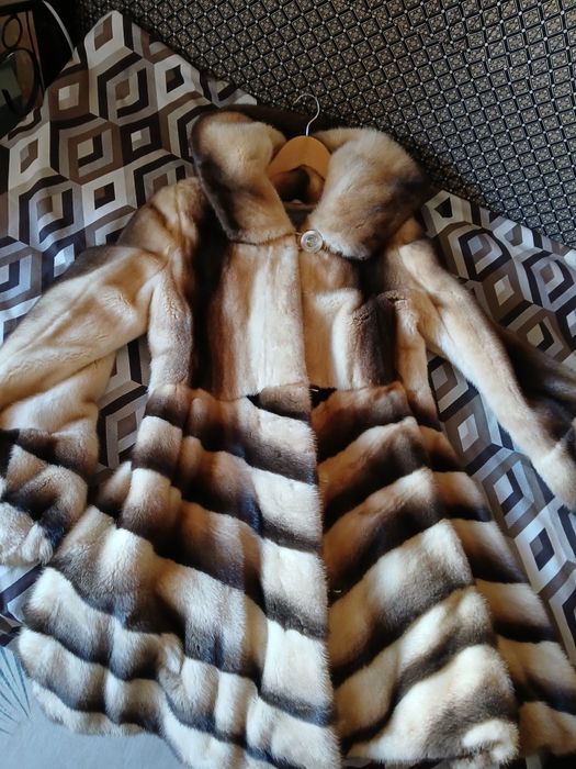 Шуба норковая продаётся