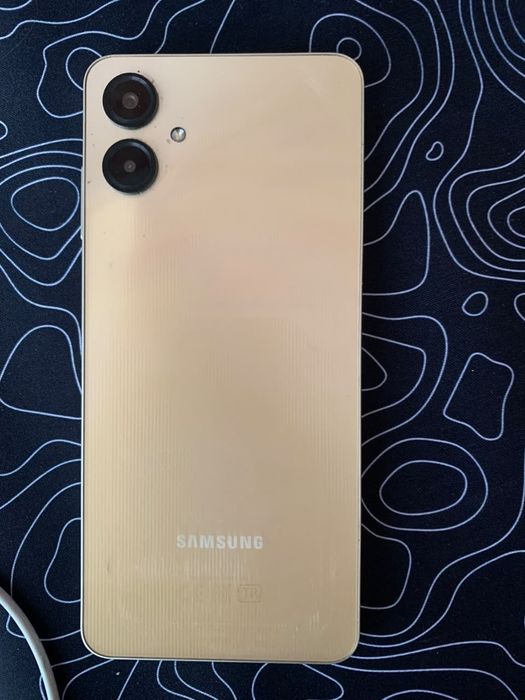 Samsung a06 телефон