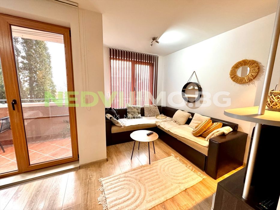 Дава се под наем Двустаен апартамент в Варна, м-т Траката - 52 кв.м за 458.49 € - Снимка #1