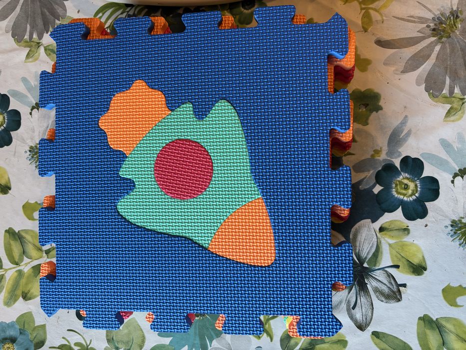 Мек пъзел-килим с фигурки