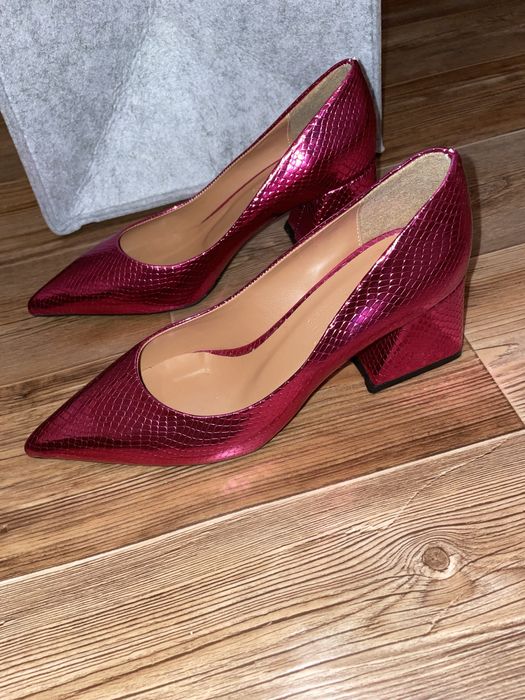 женская одежда и обувь