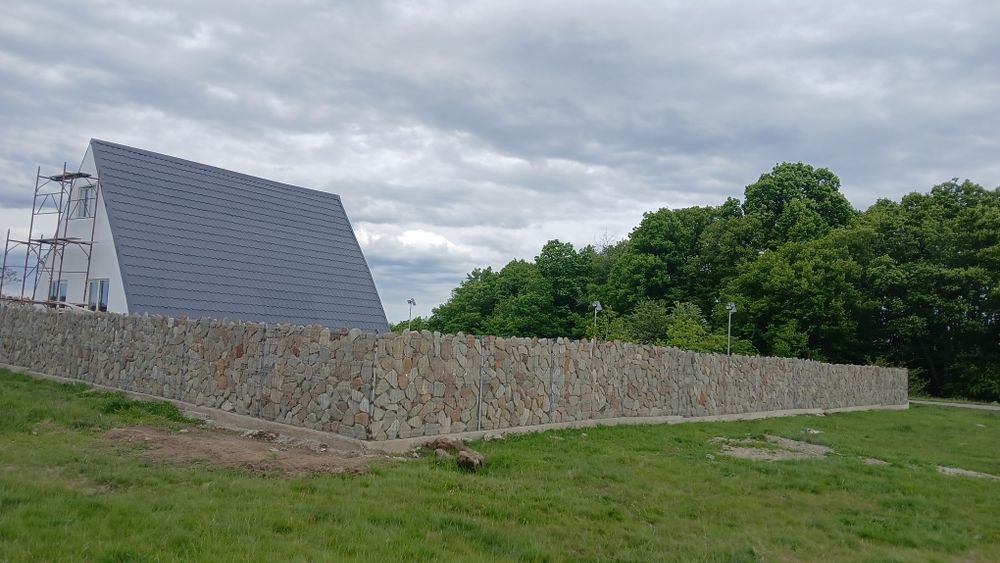 Vind casă de vacanță tip A situată într-o zonă superbă în zona vălenii