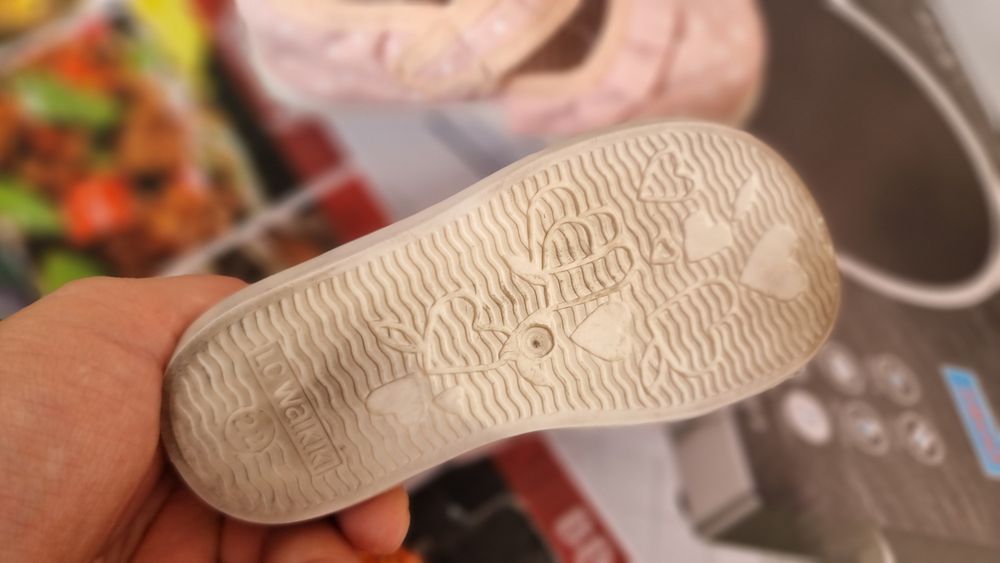 Турецкий кеды чешка LC WAIKIKI 22 размер почти новий очень лёгкий