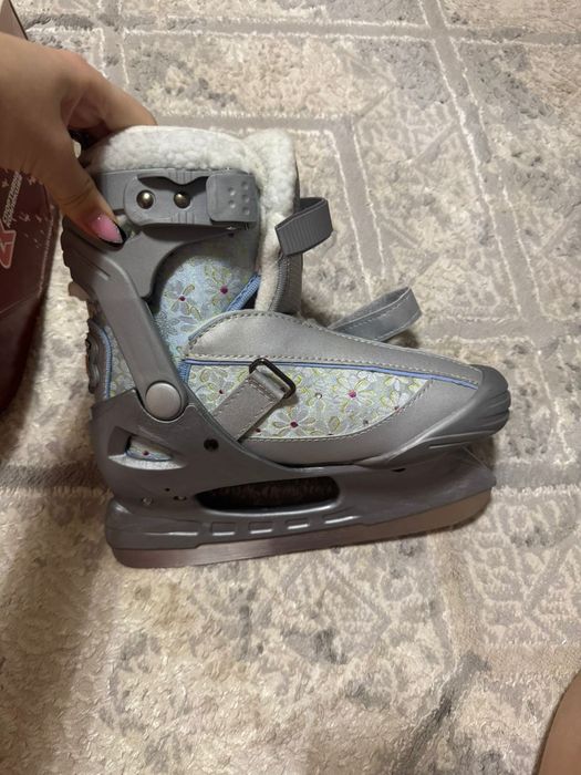 продам новые коньки