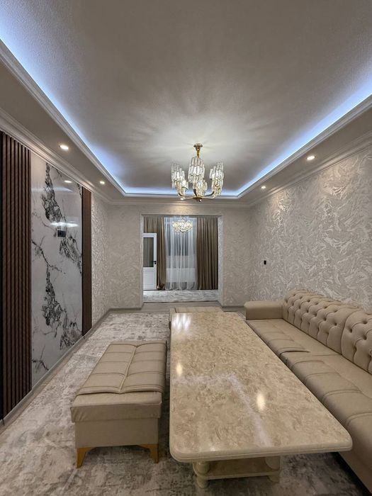 Продаётся квартира 
Срочно продается 
4 х (3 х переделанно 4 х) комнат