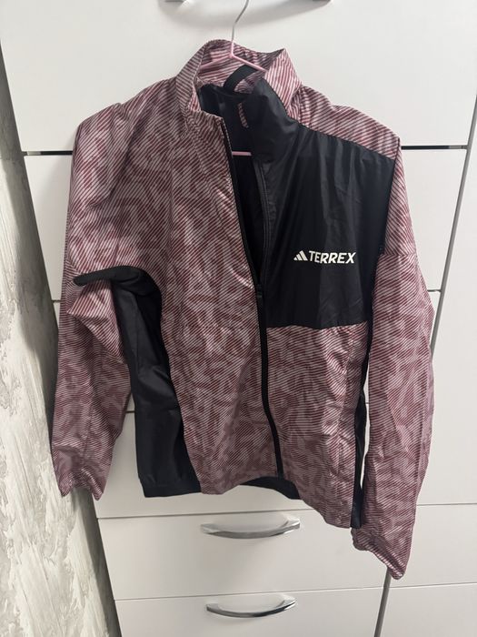 Оригинални ветровки adidas и nike