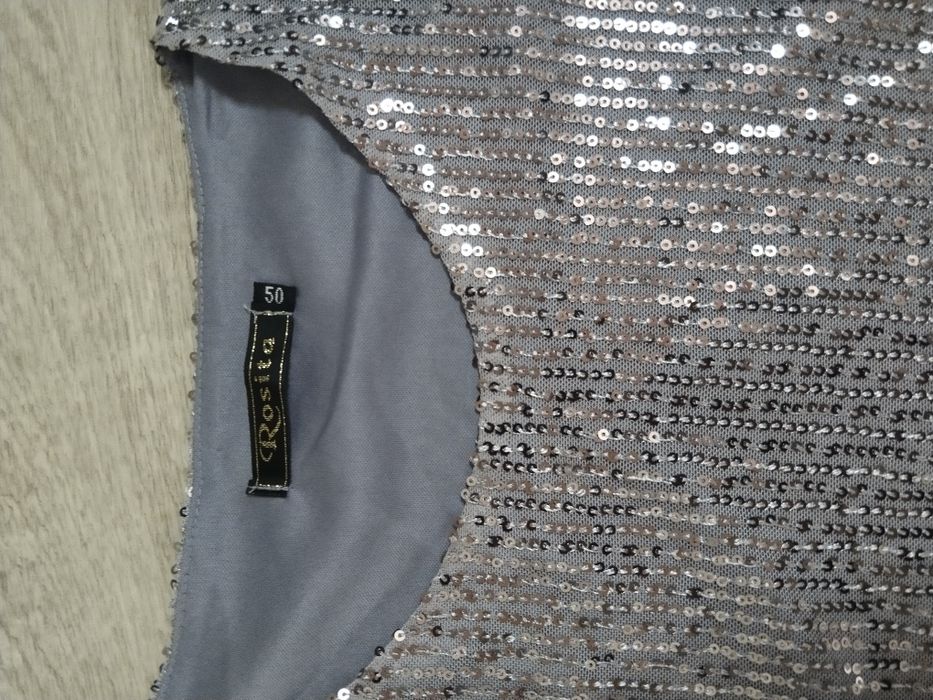 Праздничное платье с пайетками 50размер