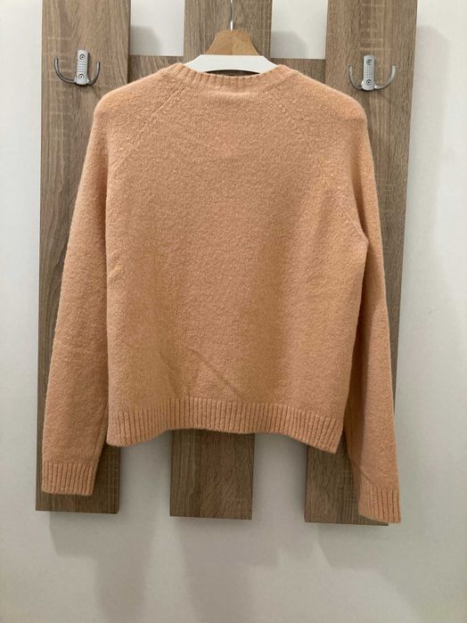 Блузи , пуловери на BOSS, в свежи цветове, нови с етикет