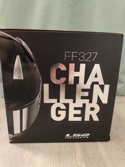 Продавам Каска за мотор LS2 FF327 CHALLENGER с вградени очила. размер XS/ 53-54 см
