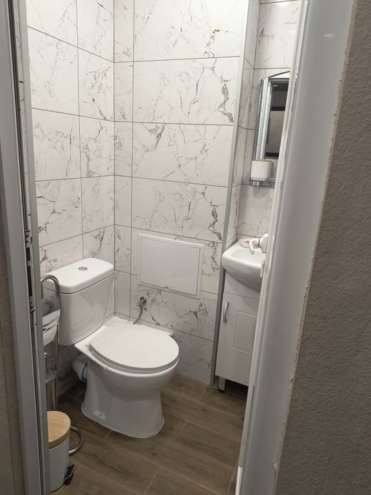 Дава се под наем Тристаен апартамент в Търговище, Запад 3 - 64 кв.м за 259.08 € - Снимка #2