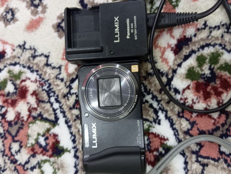 Цифровой фотоаппарат сотилади