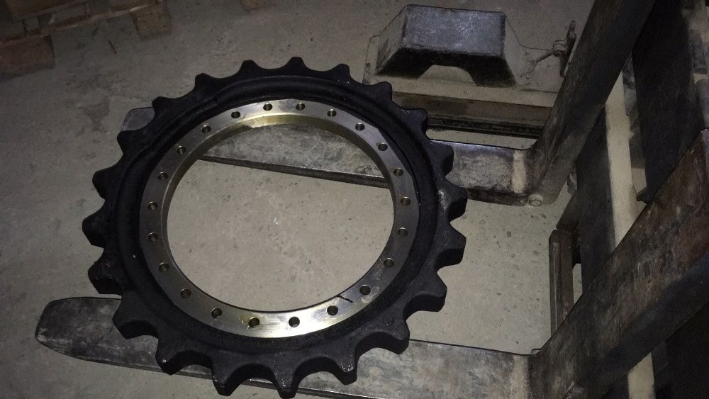 Roata dintata excavator sprocket Liebherr, Volvo, JCB, Komatsu pe stoc