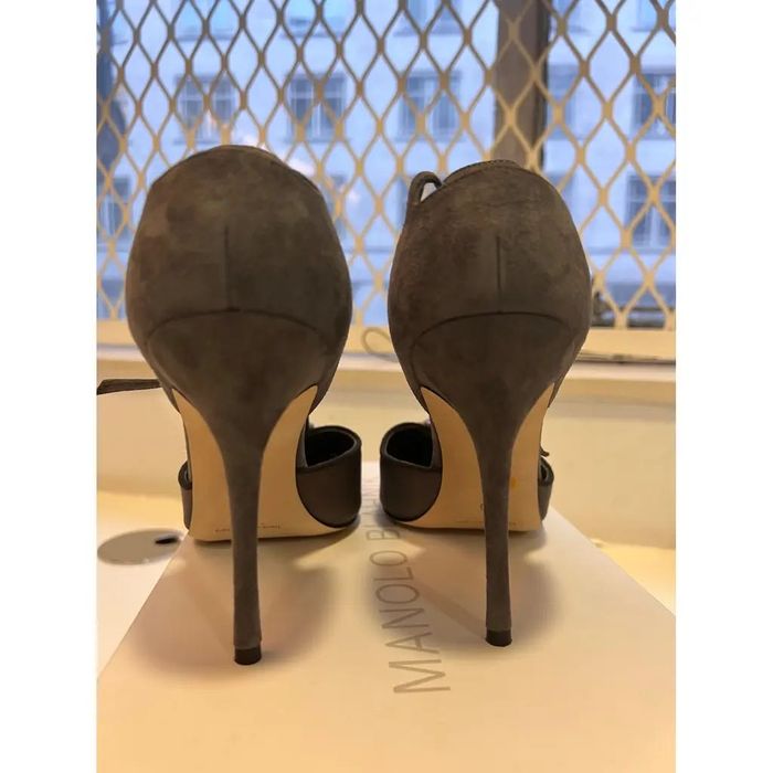 Manolo Blahnik pantofi