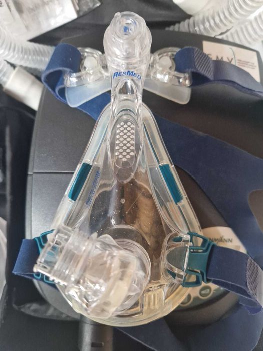 Apara CPAP complet cu masca si furtun