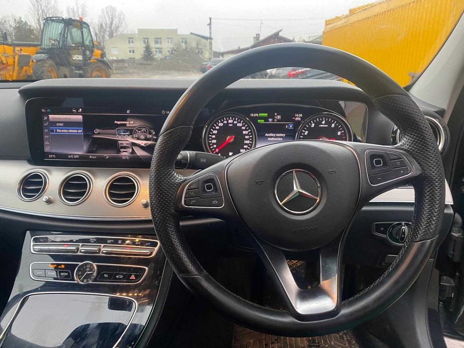 dezmembrez mercedes E class W213/far w213/ bara fata w213