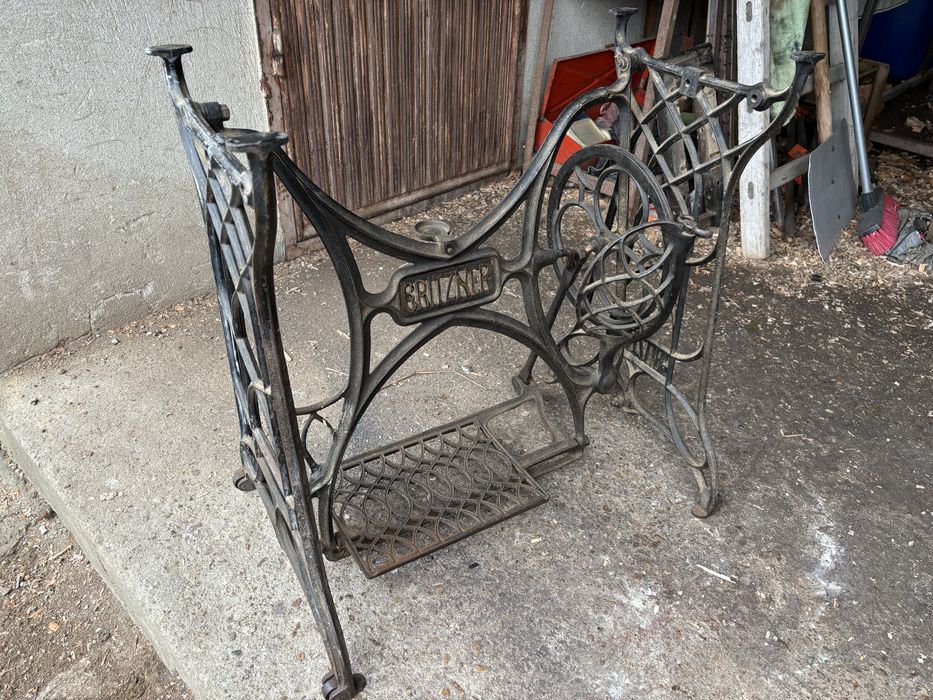 Стойка/основа/крака от шевна машина Gritzner