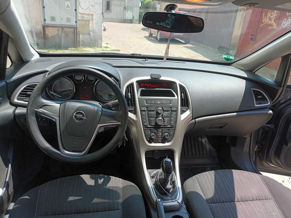 Opel astra j 1.7 cdti 2010