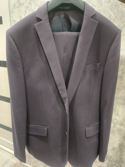 Продам мужской костюм