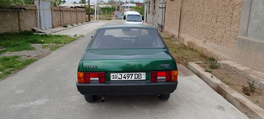 Vaz 21099 yahshi holatda benzin