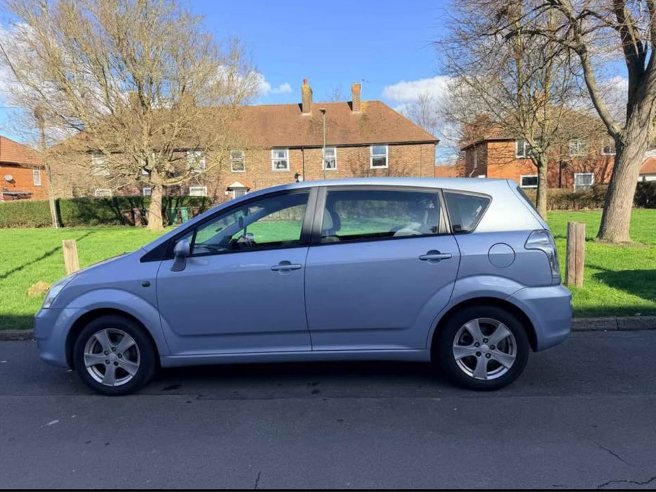 Toyota corola verso 2.2 d-cat