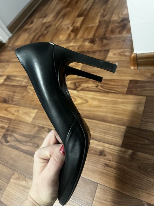 Продам туфли Calvin Klein 37 р