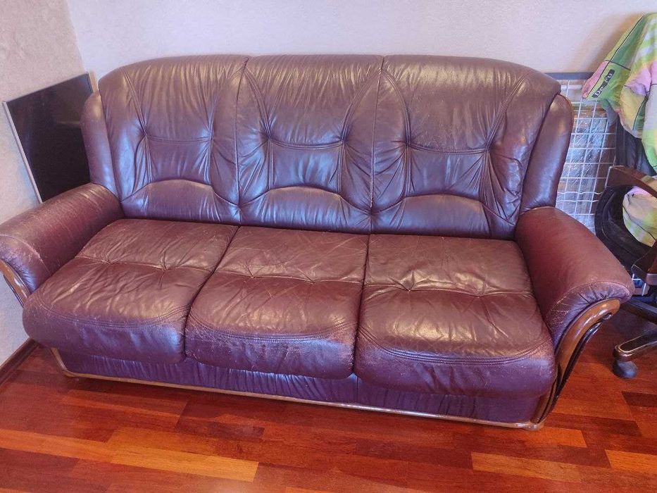Комплект кожаных диванов