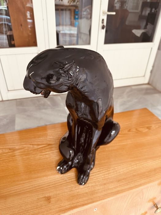 Елегантна керамична скулптура на черна пантера – 50 см