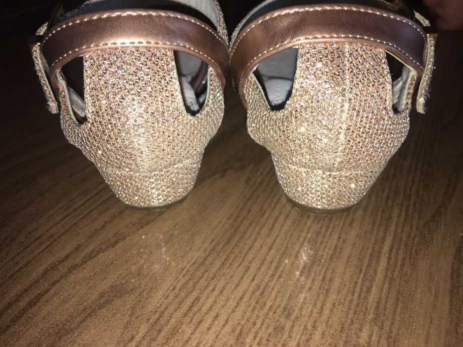 Продам нарядные туфельки!