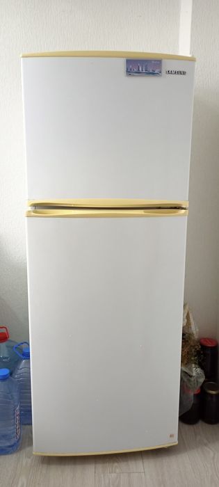 Холодильник , продаю
