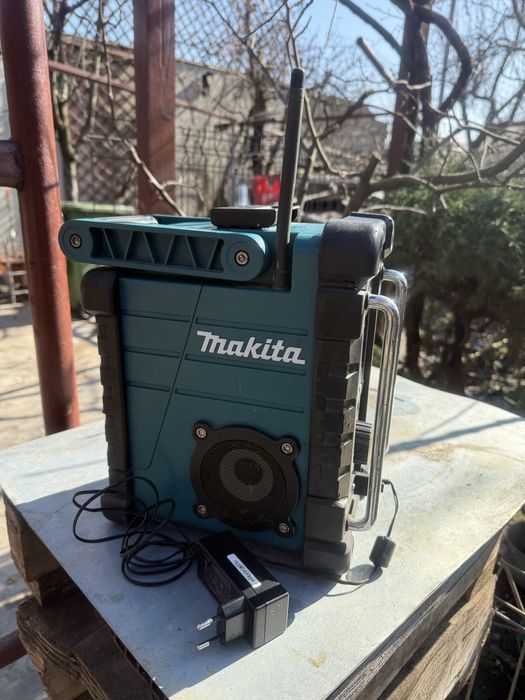 Radio Makita, este perfect functional.