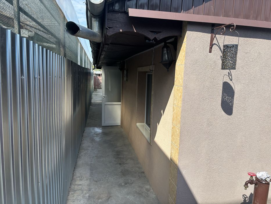 Vand casa batraneasca in cartierul Brailita