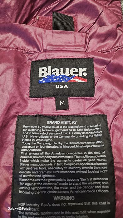 Jacheta Blauer scurta, din puf, M, impecabila.