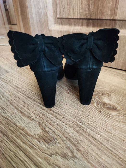 Нови елегантни обувки Naf Naf номер 40