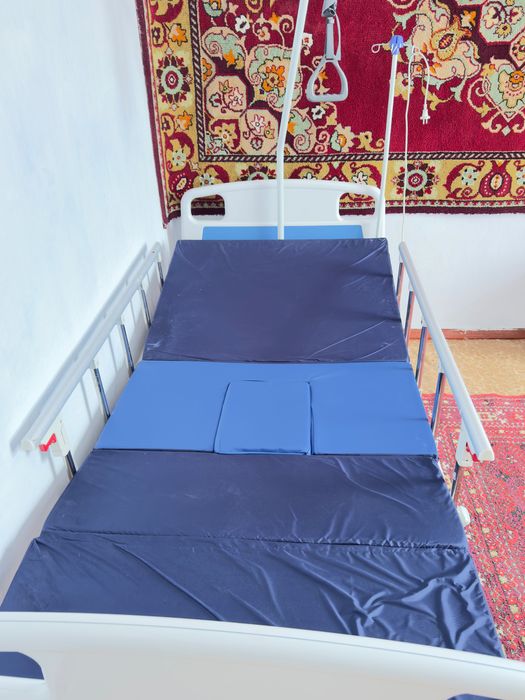 Медицинская кровать