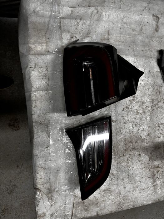 Stopuri stânga tesla 3.