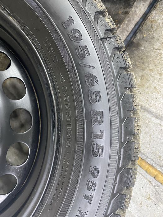 Продам резину с дисками на 15