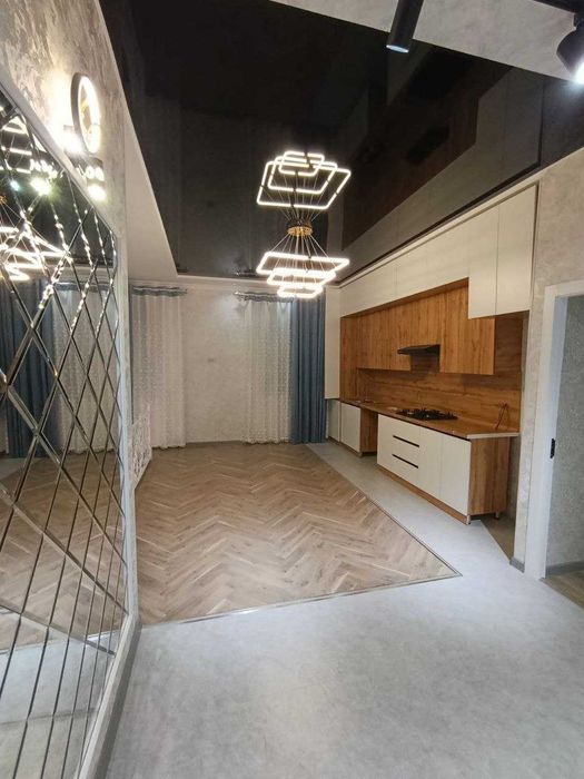 Продаётся 5х комн квартира Дуплекс на 1 этаже Ор-р Корзинка