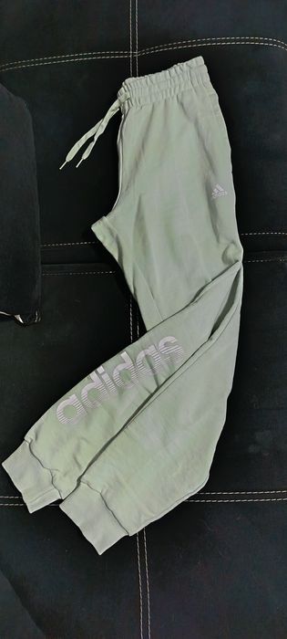 Нов, анцунг Adidas, оригинален