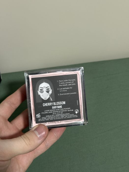 Pudra Huda Beauty - 2 nuante