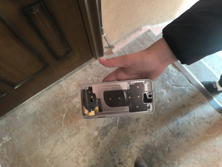 продам телефон на запчасти