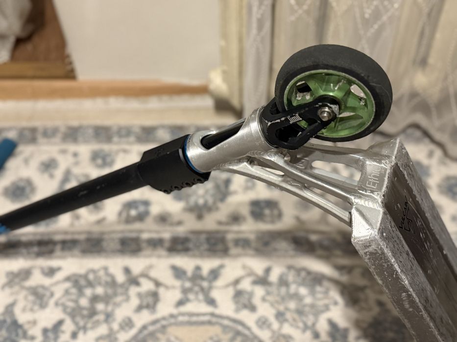 продам трюкавой самокат