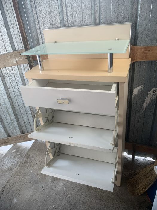 Продам обувницу в прихожую