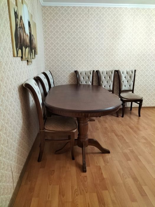 Срочно)Продам стол со стульями 6 шт