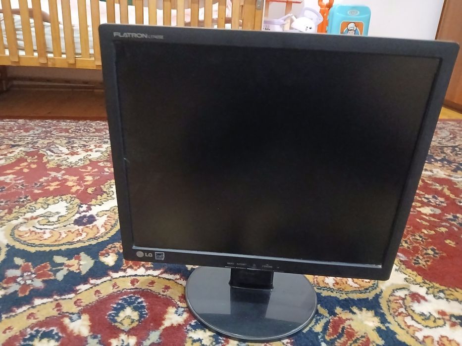 Манитор без косиков от LG