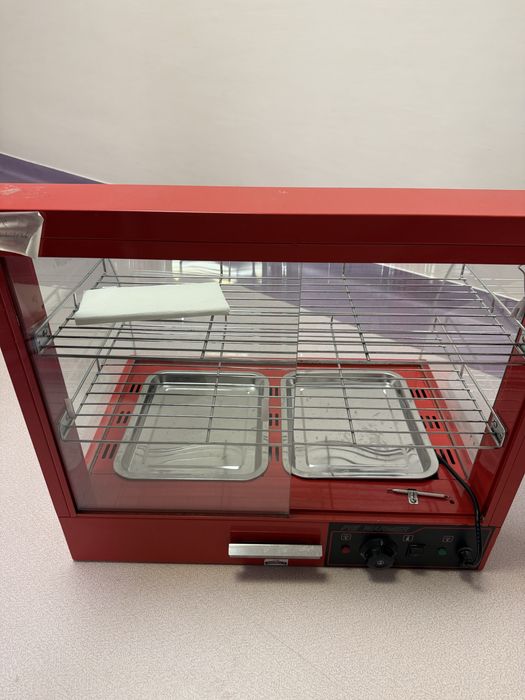 Vitrină caldă profesională de banc – 2 rafturi + tăvi inox – Stare foarte bună