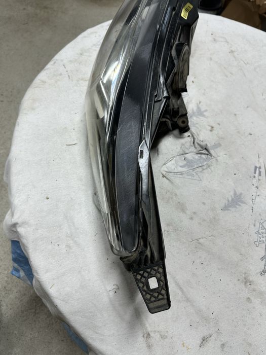 Far stânga ford fiesta