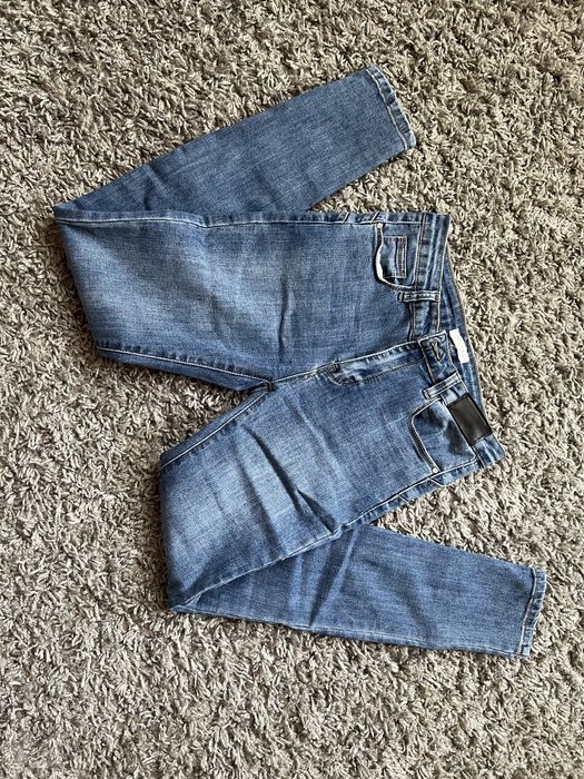 Blugi mărimea 36